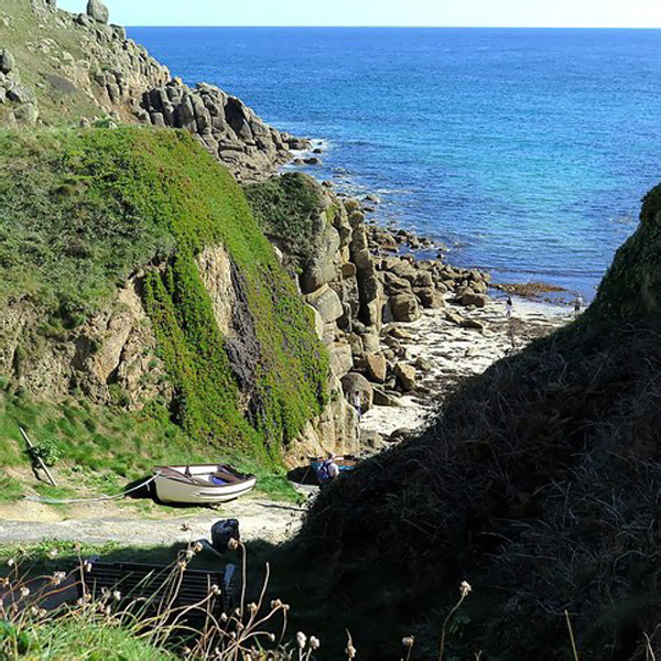 Porthgwarra - © Andrew Curtis ShareAlike 2.0 Generic (CC BY-SA 2.0)